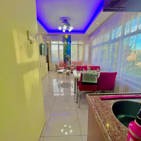 Apartament Istanbul'un Kral Dairesi Asansorlu 2 Klimali